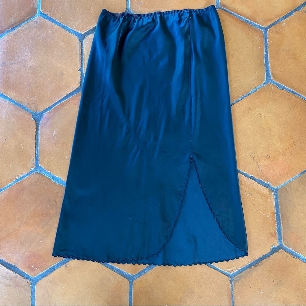 Pembrooke Vintage Midi Slip Skirt Black Scalloped Hem Slit Women Size Medium M